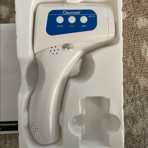 NWT Berrcom non contact infrared thermometer jxb-178 - Picture 3 of 4